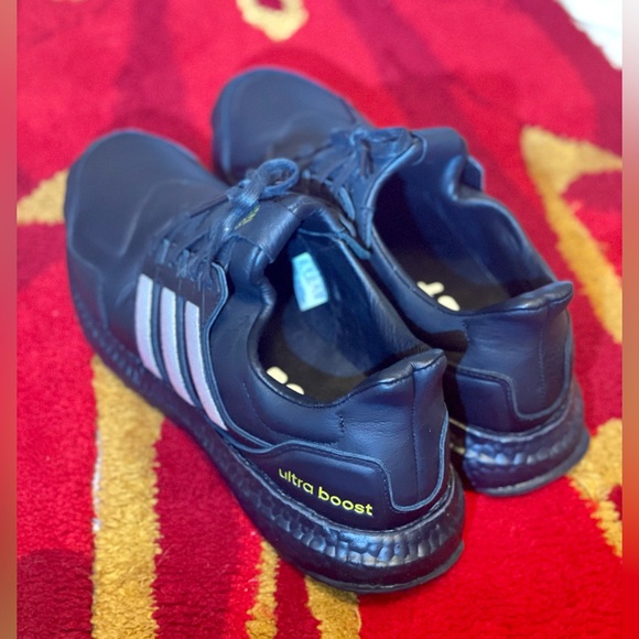 Adidas Ultra Boosts Size 9.5 - NO OG Box, can provide replacement. Lightly worn. - Picture 3 of 12